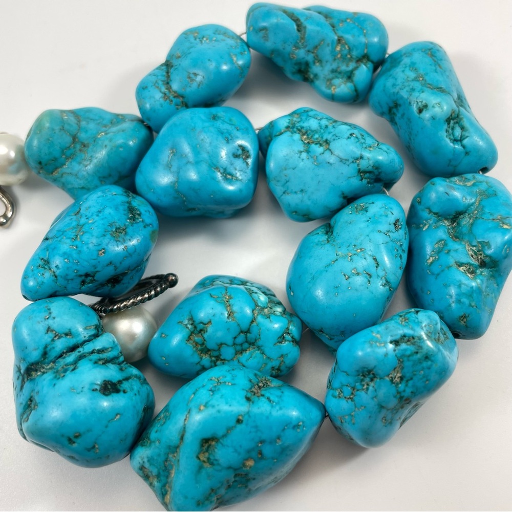 Stunning Unsigned Chunky Faux Turquoise Dyed Howlite Heavy Statement Necklace - Picture 2 of 6